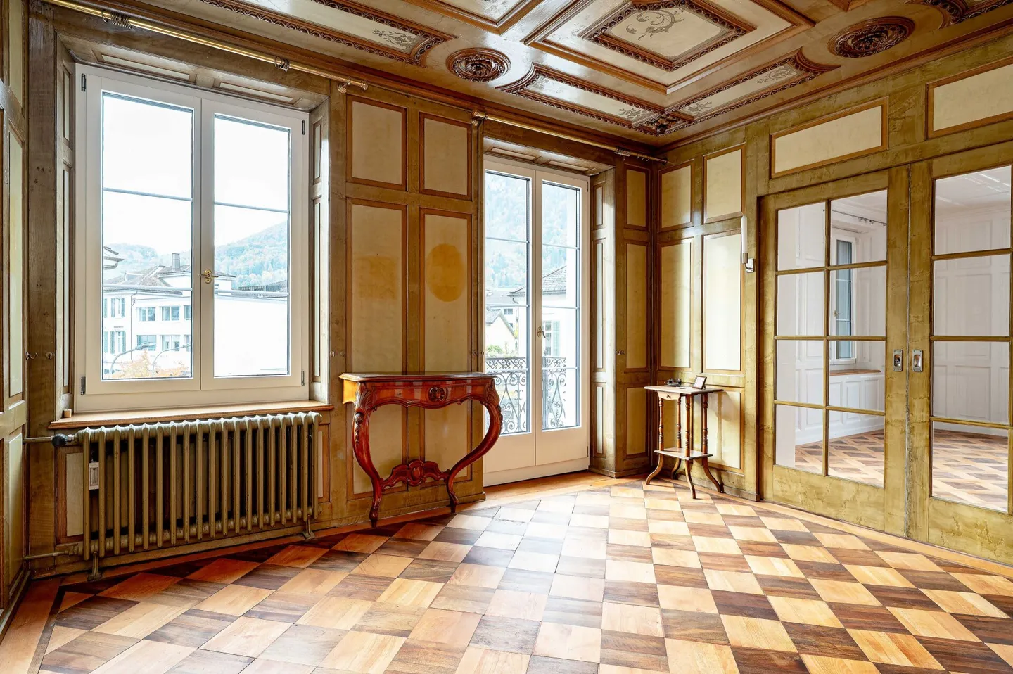 Sehr gepflegtes, stilvoll renoviertes Stadthaus mit zwei Wohnungen, Büroräumlichkeiten und Atelier - Foto 25 di 32