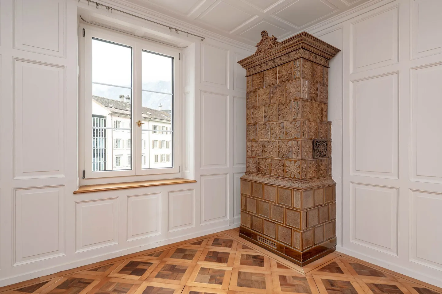 Sehr gepflegtes, stilvoll renoviertes Stadthaus mit zwei Wohnungen, Büroräumlichkeiten und Atelier - Foto 26 di 32