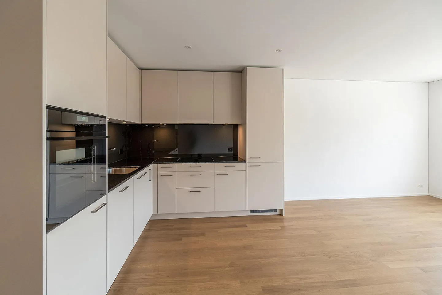 Première occupation dans un appartement penthouse élégant - mattenpark.ch - Photo 3 sur 11