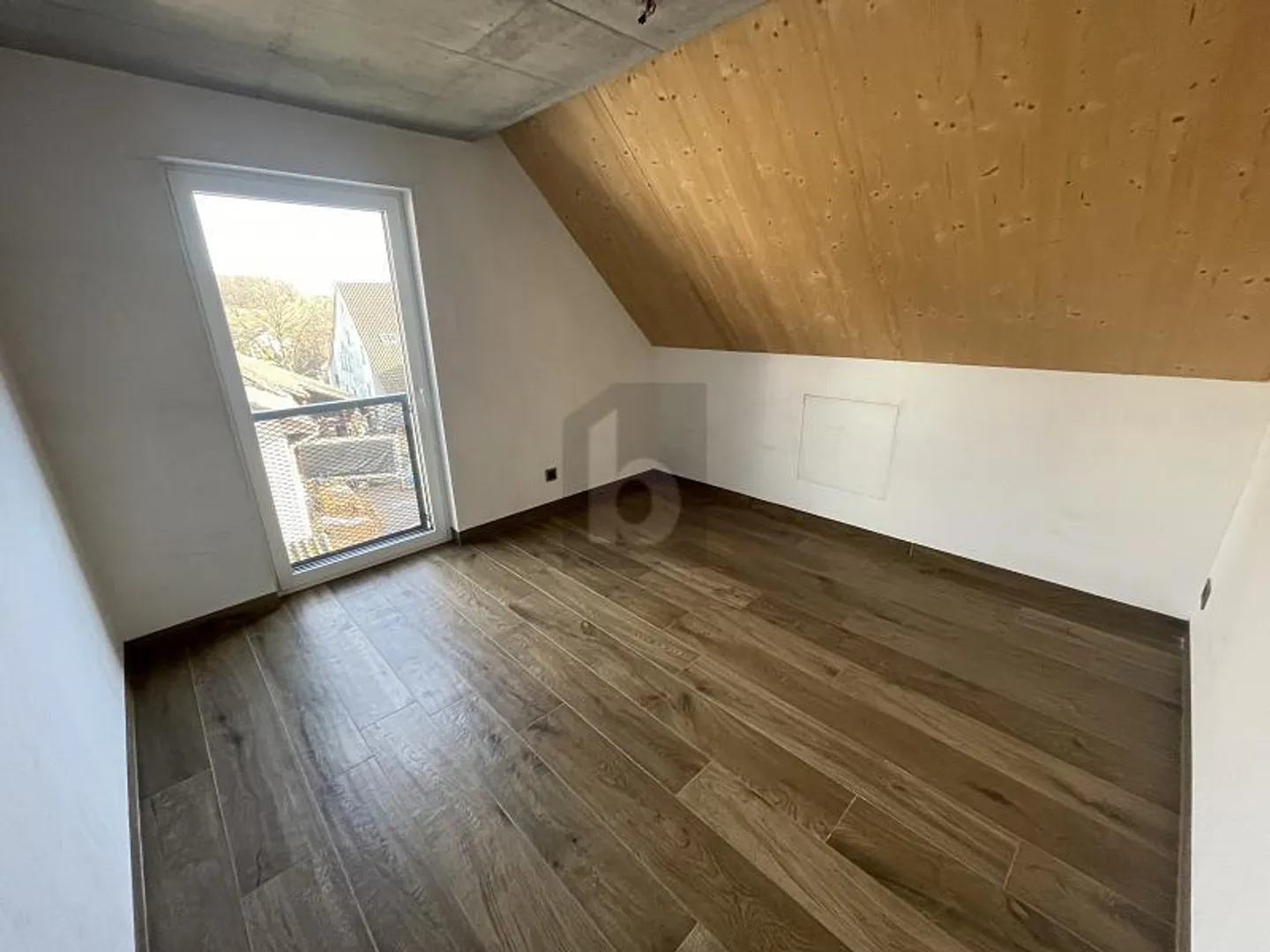 GROSSZÜGIGER KOMFORT MIT LOGGIA - Foto 4 von 6