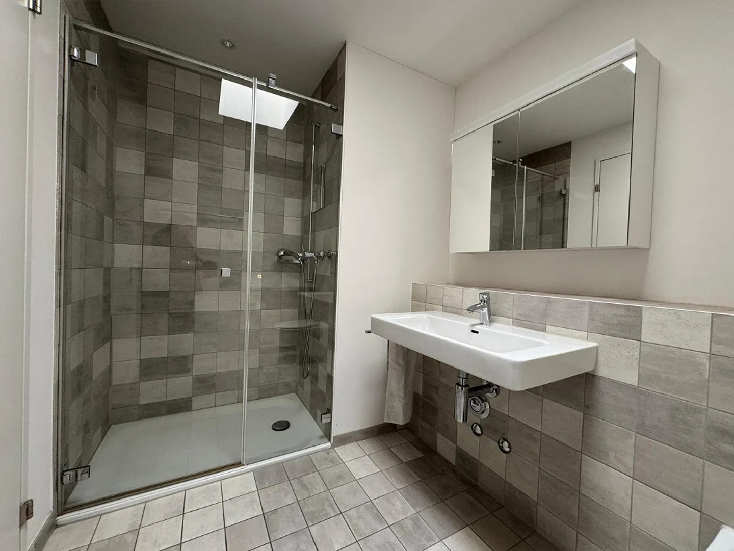 Very sunny penthouse apartment near Sihlcity and green zone - Photo 18 of 19