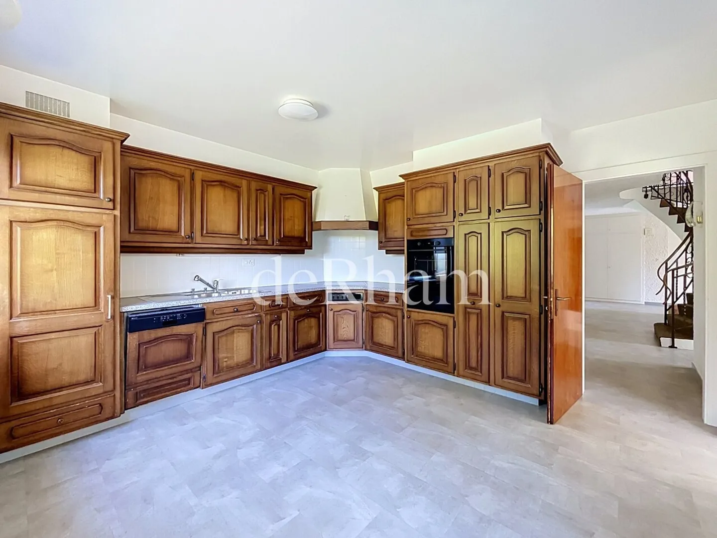 Bellissimo appartamento duplex di 7 stanze con giardino privato! - Foto 3 di 10