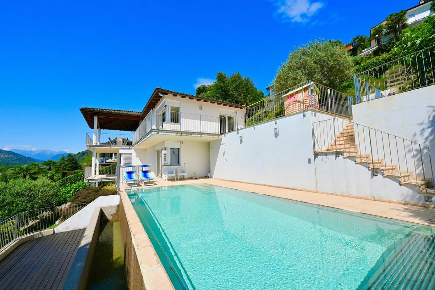 Luxusvilla mit Seeblick - Foto 8 von 26