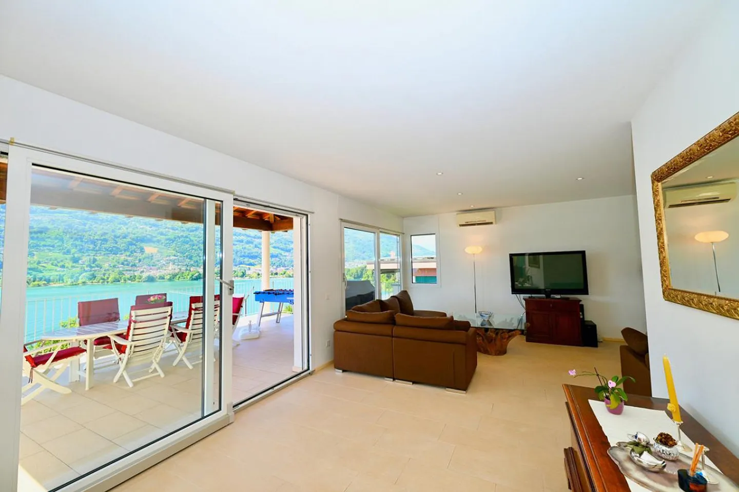 Luxusvilla mit Seeblick - Foto 13 von 26