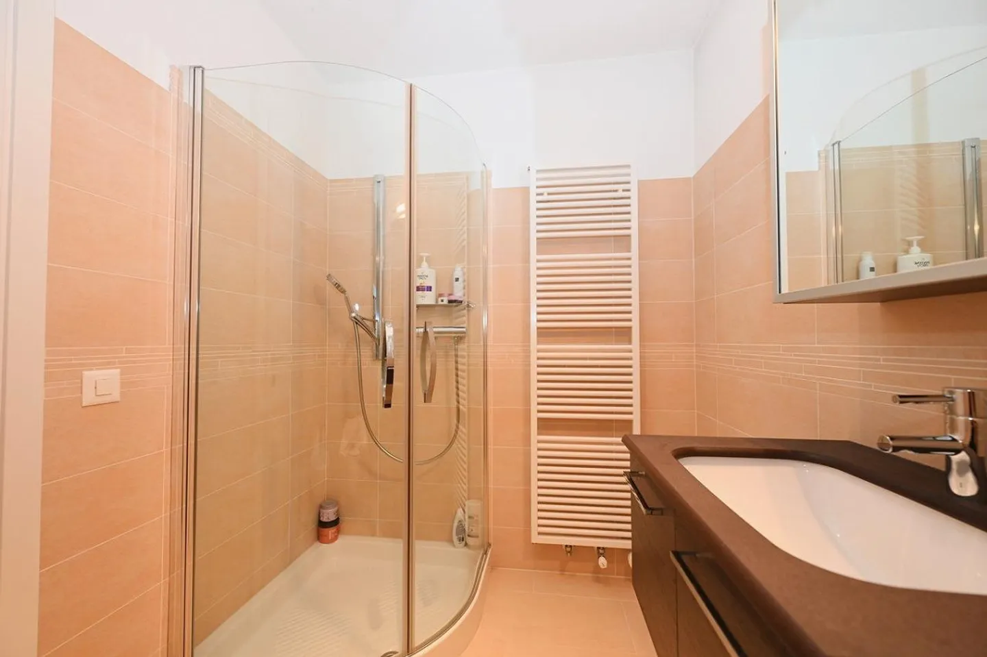 Luxusvilla mit Seeblick - Foto 22 von 26