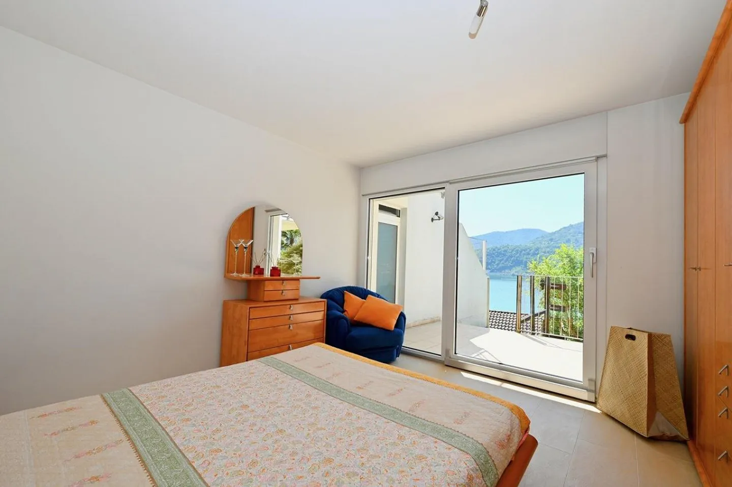 Luxusvilla mit Seeblick - Foto 23 von 26