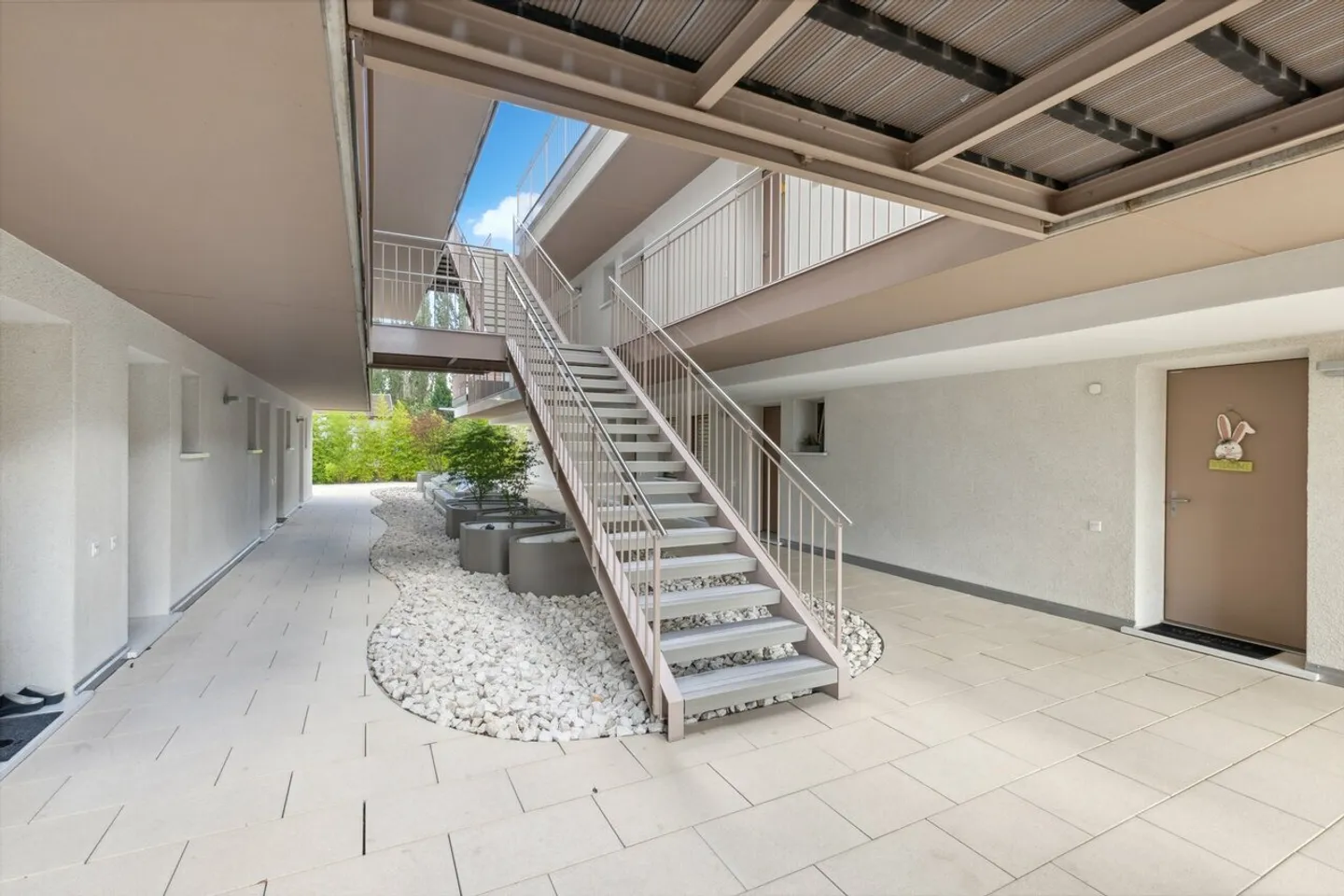 Joli 2,5 pièces avec balcon au 1er étage - Foto 4 von 8