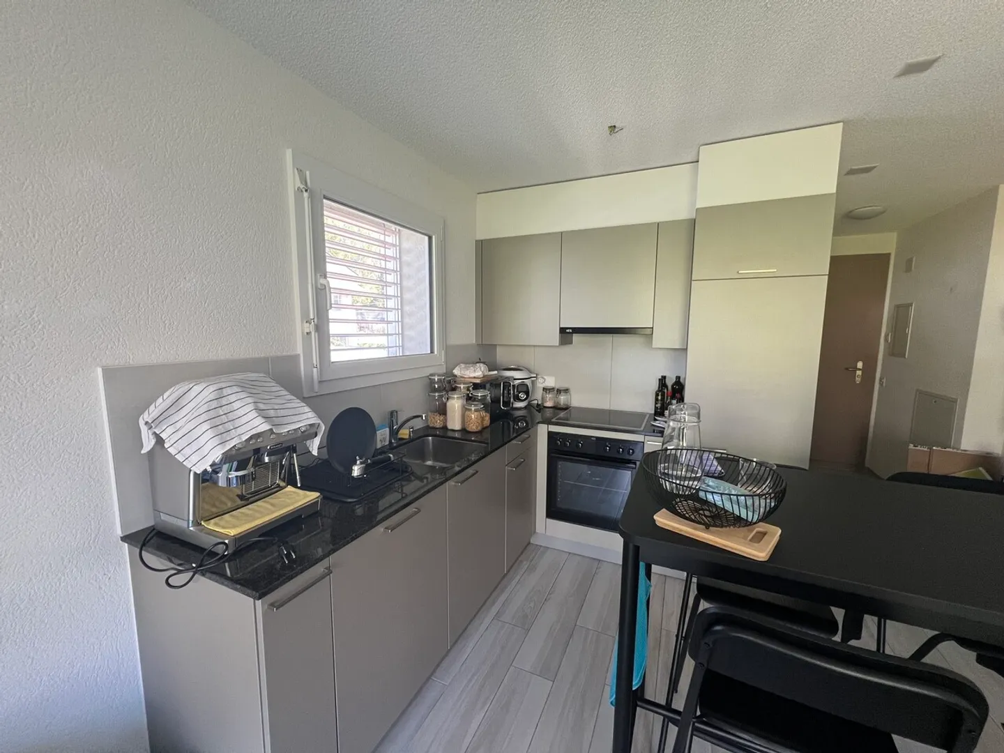 Joli 2,5 pièces avec balcon au 1er étage - Foto 5 von 8