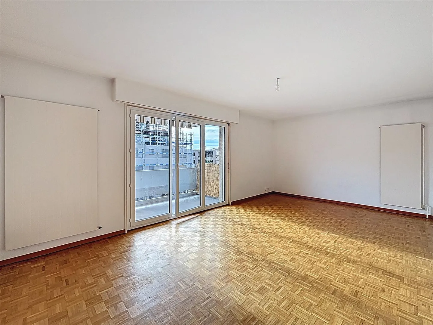 3.5 Room Apartment - Photo 2 of 7