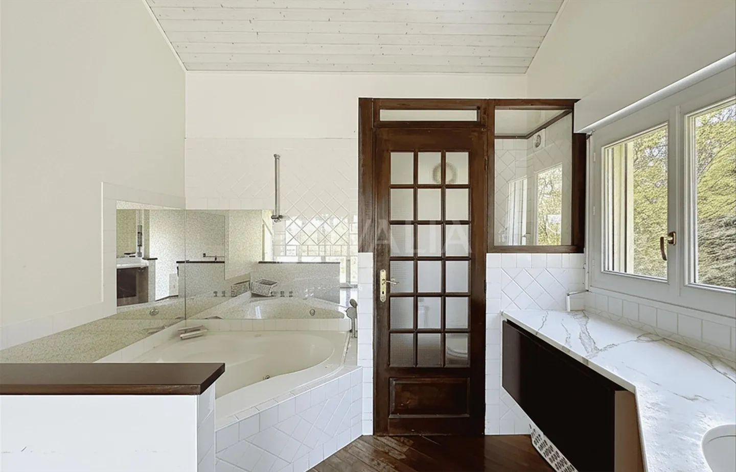 Charming gable-end attached villa in a residential area - Photo 6 of 9