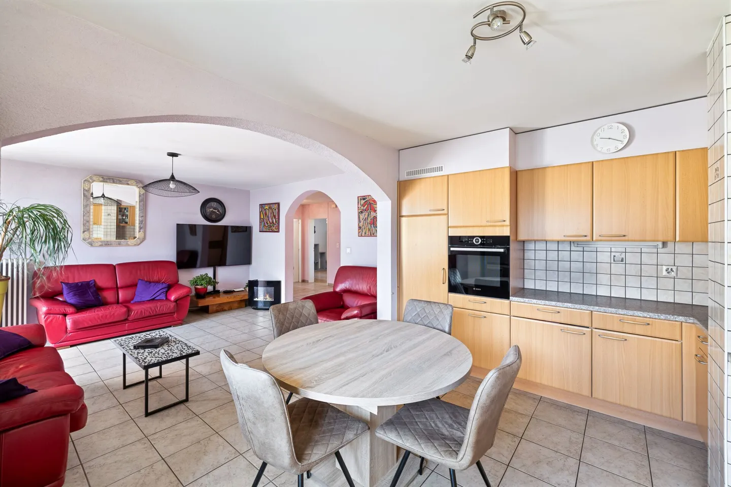 Spacious 4.5 room penthouse of 111 m2 gross in Conthey - Photo 3 of 18