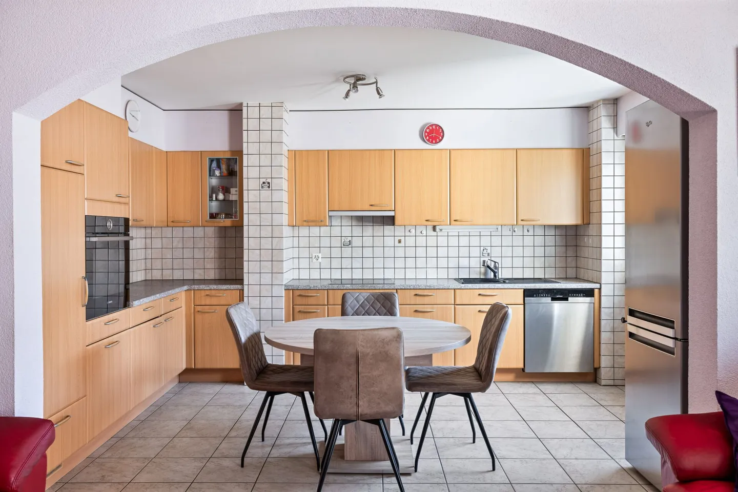 Spacious 4.5 room penthouse of 111 m2 gross in Conthey - Photo 4 of 18