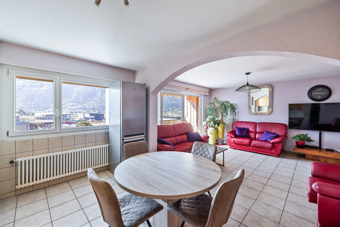 Spacious 4.5 room penthouse of 111 m2 gross in Conthey - Photo 5 of 18