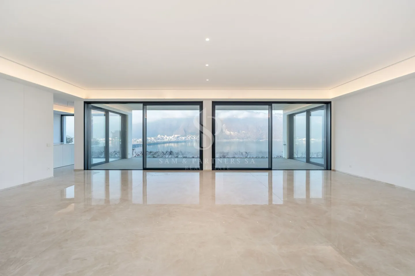 Appartamento di Lusso con Giardino - Foto 3 di 19