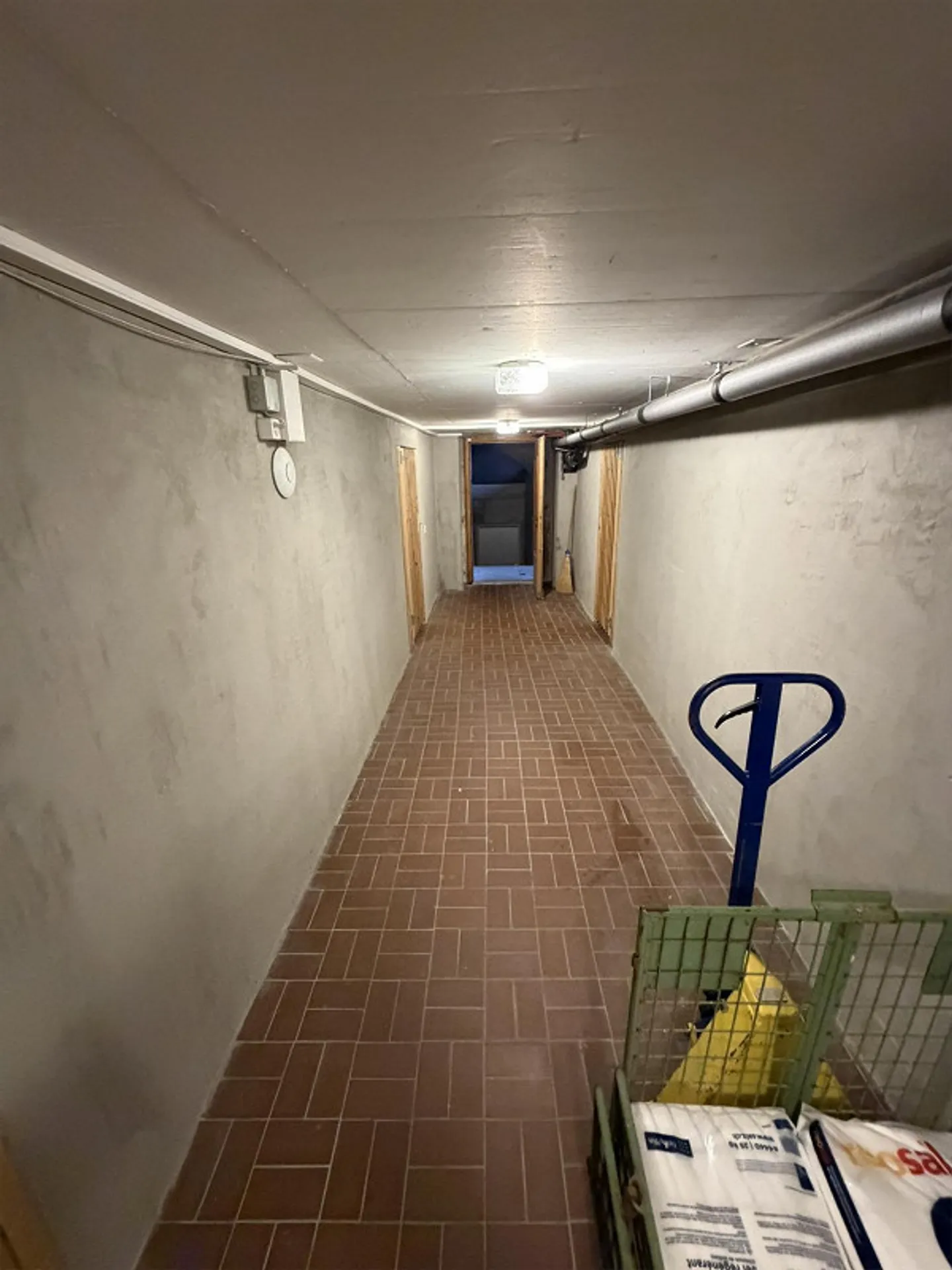 Comparto cantina 3,5 x 4,0M / 14m2 accesso libero con rampe - Foto 5 di 6