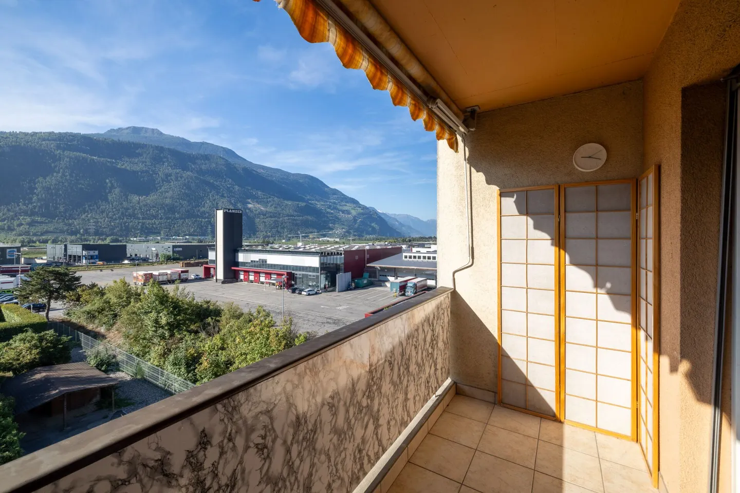 Spacious 4.5 room penthouse of 111 m2 gross in Conthey - Photo 7 of 18