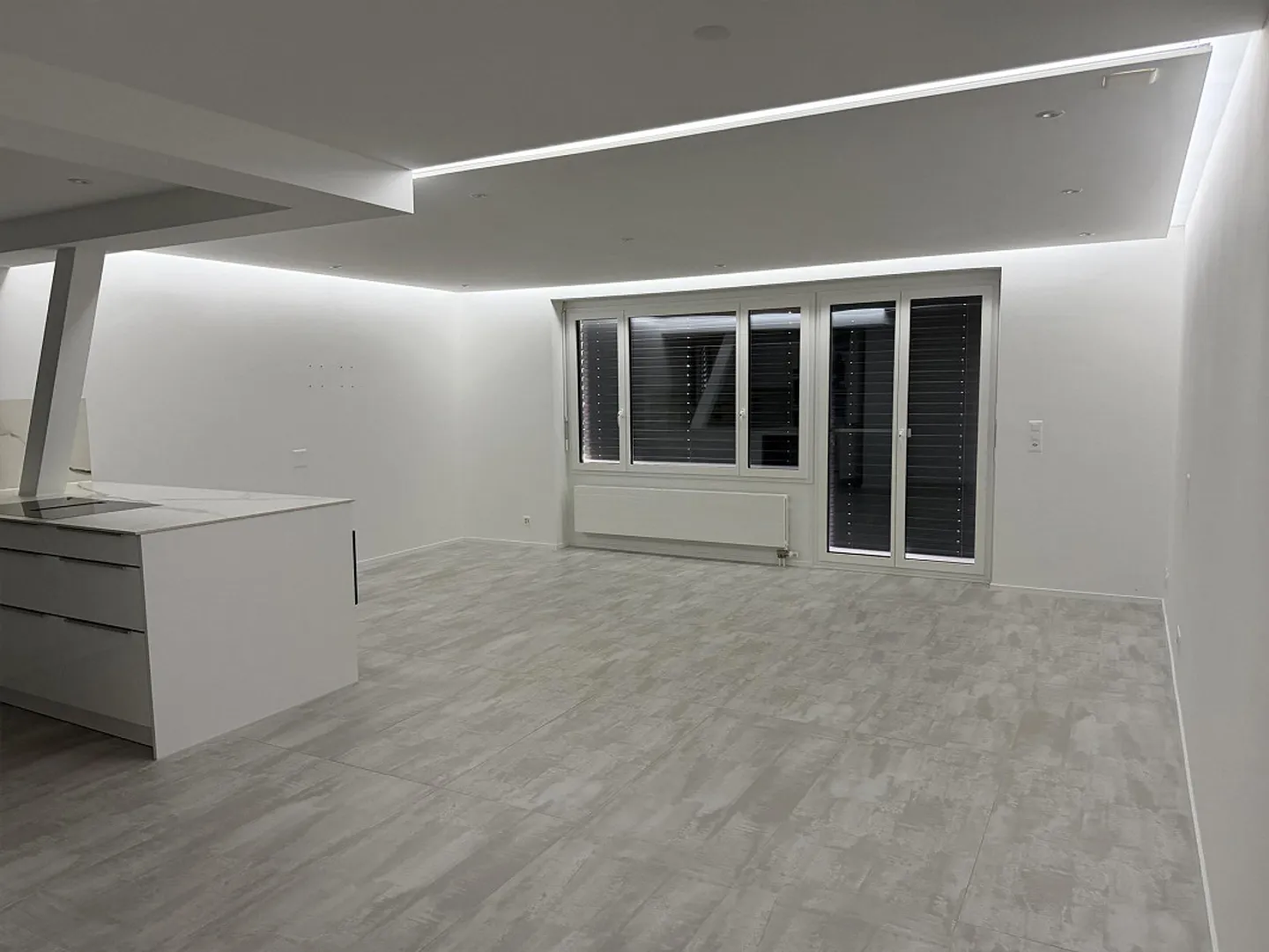 Appartement 2.5 pièces récemment rénové avec ascenseur et cave, Rapperswil-Jona - Photo 2 sur 9