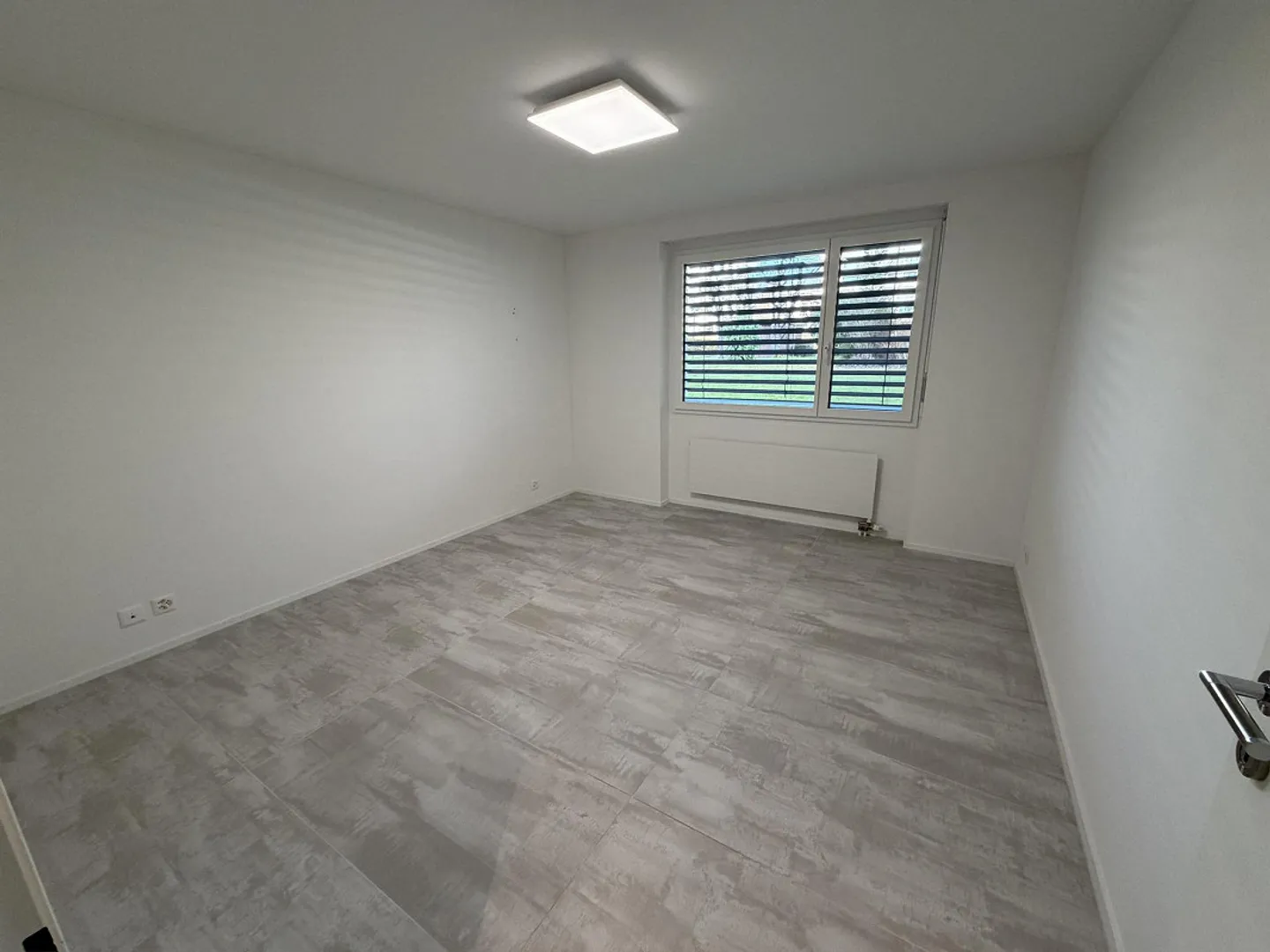Appartement 2.5 pièces récemment rénové avec ascenseur et cave, Rapperswil-Jona - Photo 4 sur 9