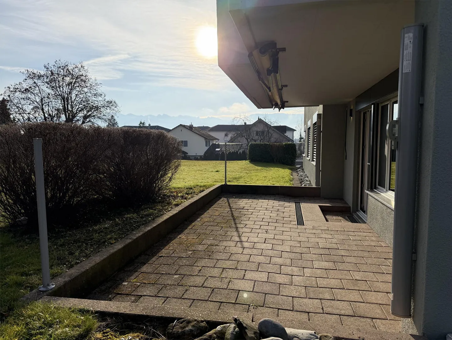 Appartement 2.5 pièces récemment rénové avec ascenseur et cave, Rapperswil-Jona - Photo 6 sur 9