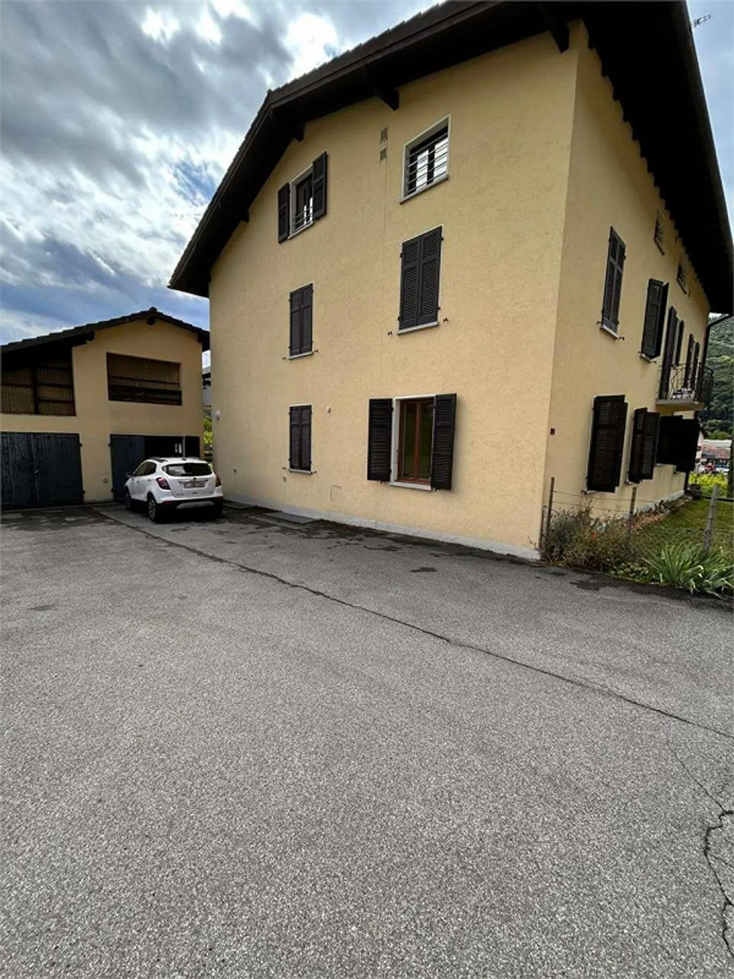 Wohnung mit Garten - Foto 1 von 13