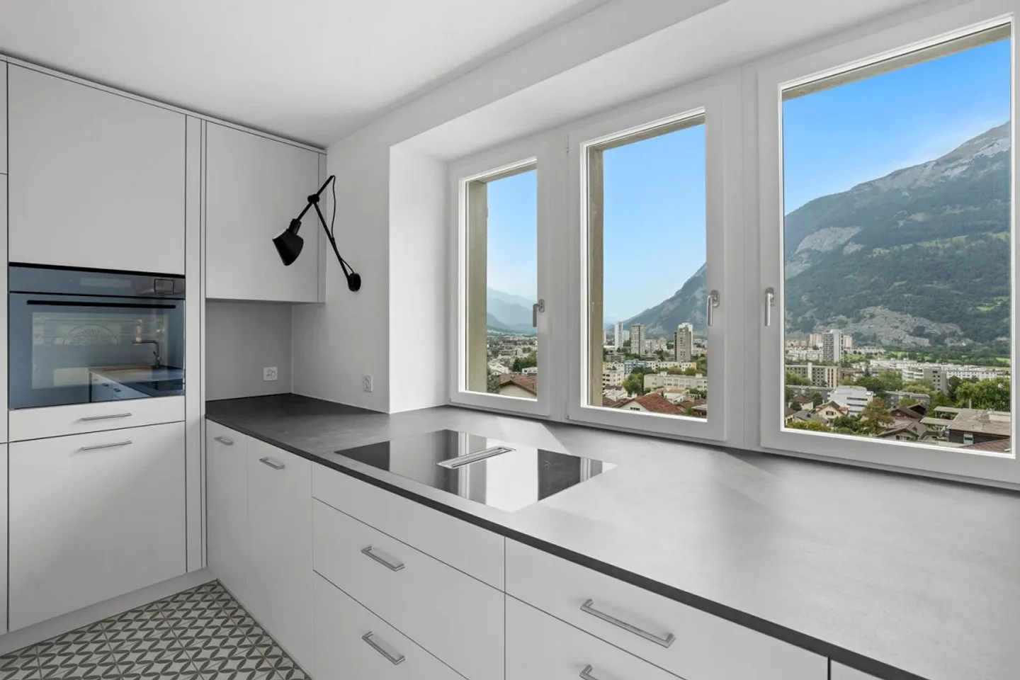 Exklusive 3.5- Zimmer-Wohnung im traditionsreichen Haus - Foto 10 von 12