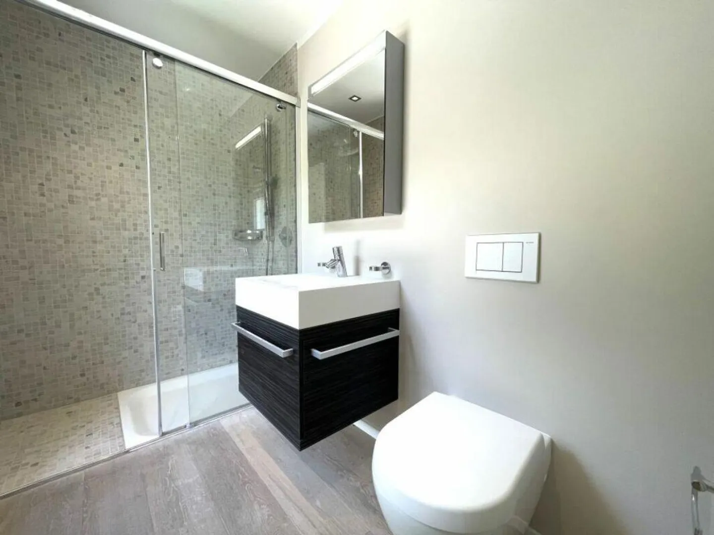 Schöne 5.5-Zimmer-Wohnung mit 2 großen Terrassen - Foto 5 von 7