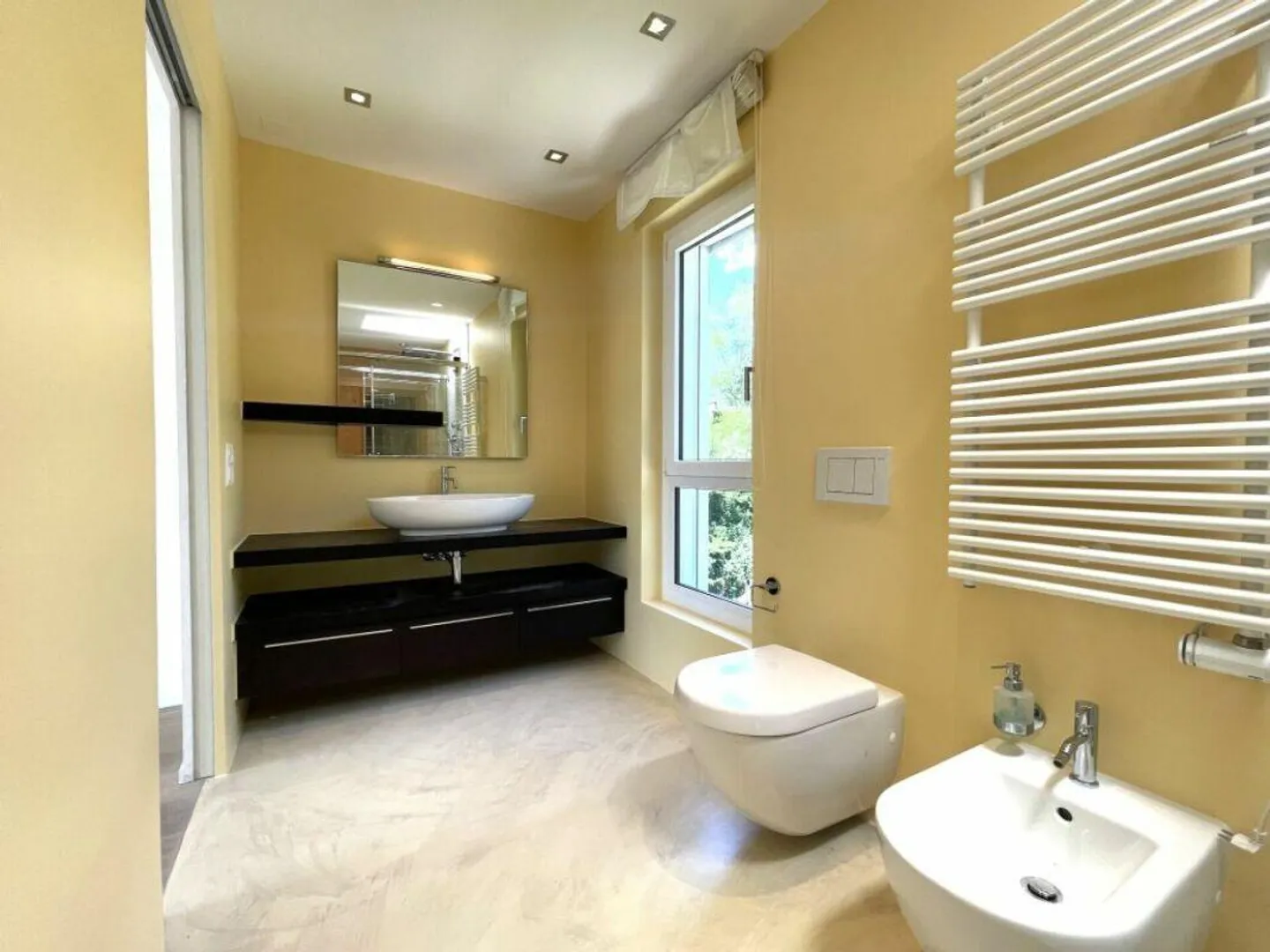 Schöne 5.5-Zimmer-Wohnung mit 2 großen Terrassen - Foto 6 von 7