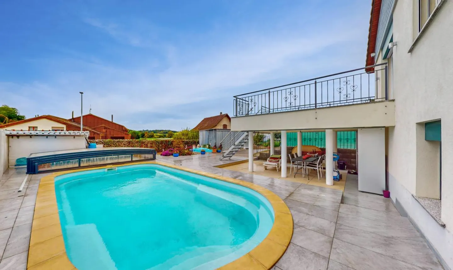 Doppelhaushälfte mit Pool und unabhängiger Wohnung - Foto 1 von 13