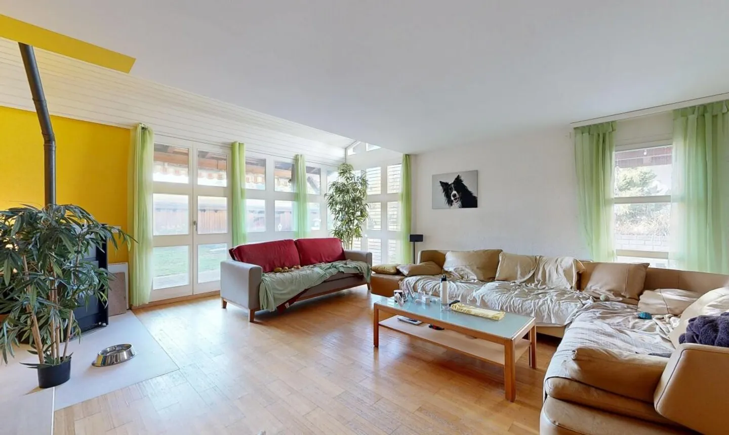 Maison jumelée ensoleillée de 5,5 pièces dans le vert - Photo 3 sur 11