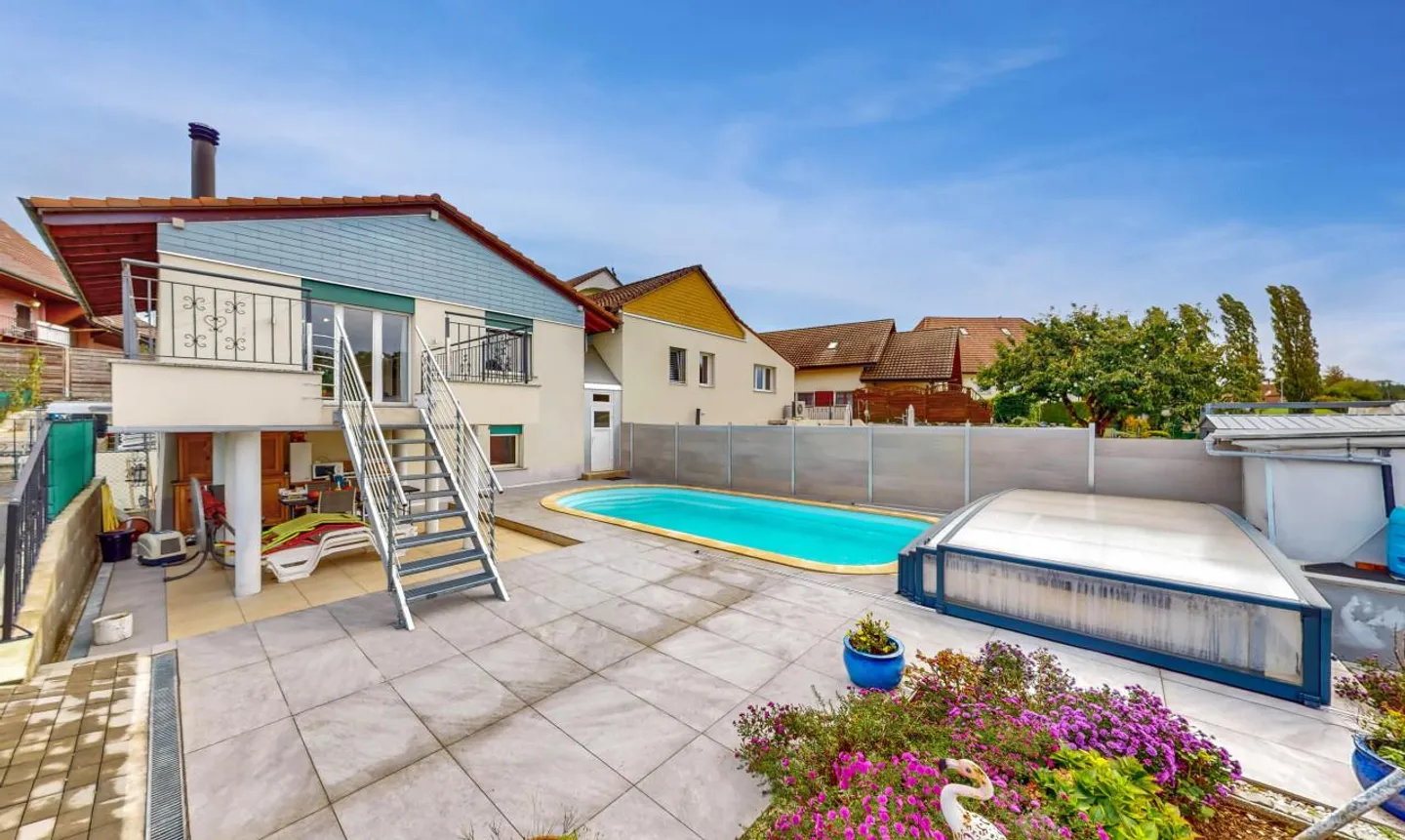 Doppelhaushälfte mit Pool und unabhängiger Wohnung - Foto 2 von 13