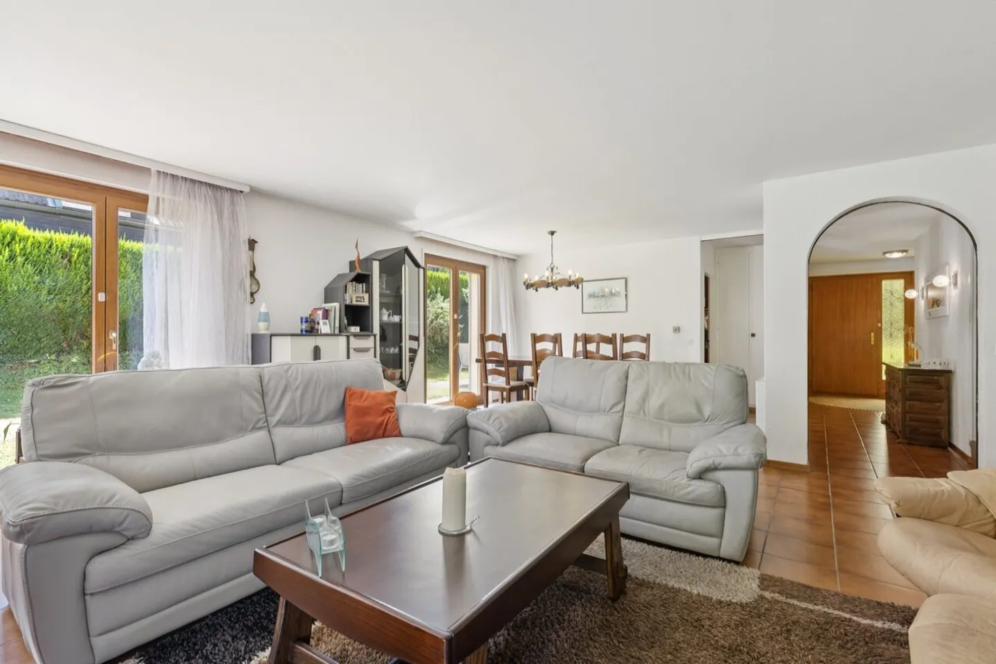 Casa a schiera con giardino in una zona tranquilla - Foto 1 di 5