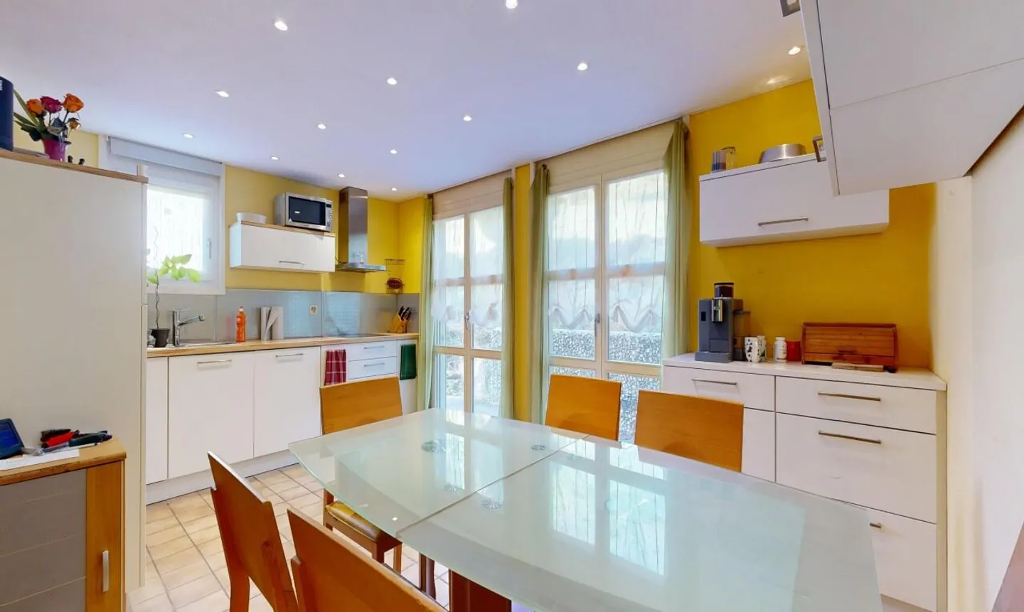 Maison jumelée ensoleillée de 5,5 pièces dans le vert - Photo 7 sur 11