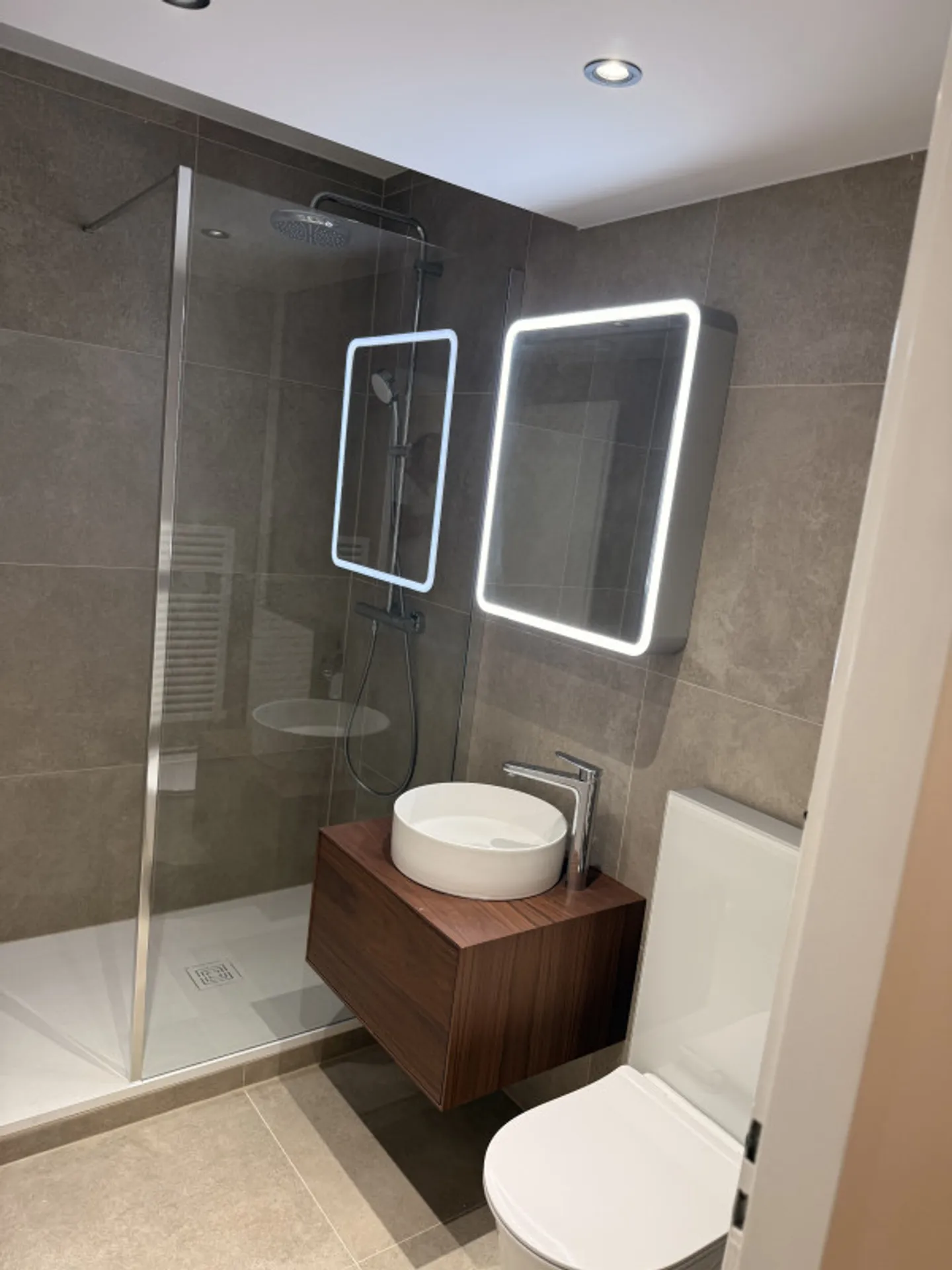 Stunning fully renovated apartment in the heart of Saint-Jean - Photo 2 of 5