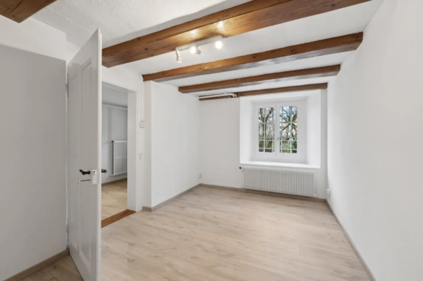 Vivre avec charme – Section de maison de 5 pièces dans une idylle rurale - Photo 4 sur 9