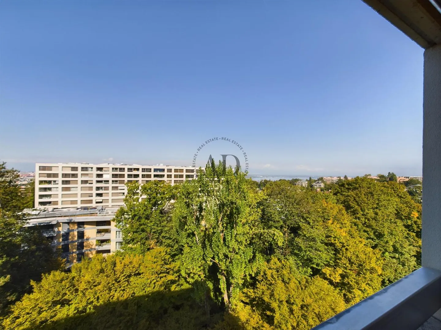 Appartamento in vendita - Foto 2 di 9