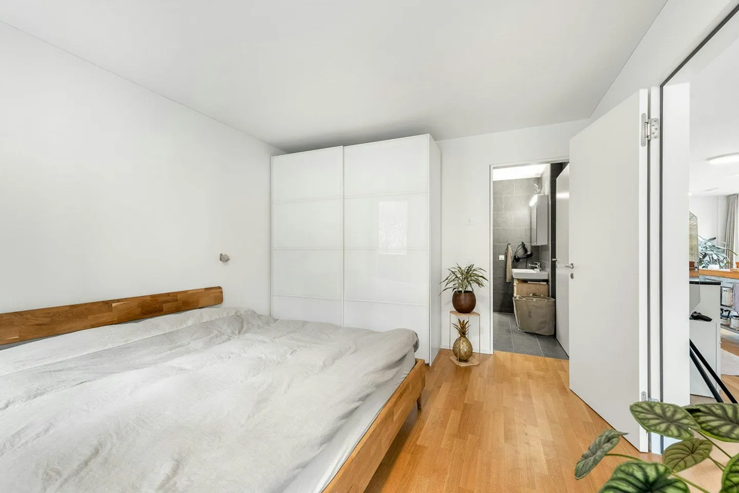 Modern Living in Greencity - Elegant Condominium in Zurich - Photo 6 of 13