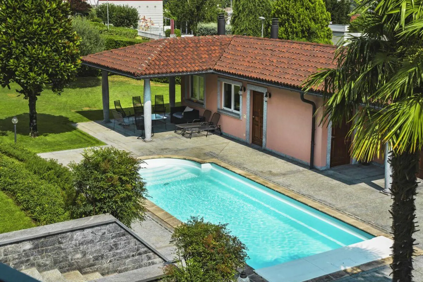 Villa prestigiosa con terreno edificabile - Foto 3 di 8