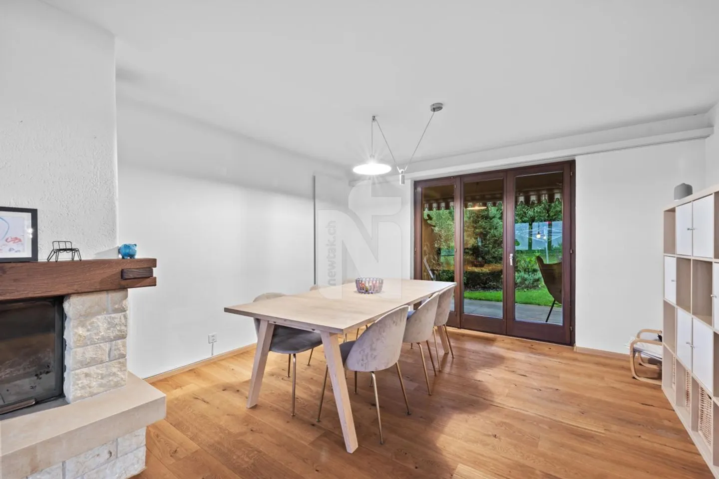 «Sehr schönes Haus mit Weitsicht, Garten, Sitzplatz und grossem Carport» - Foto 4 von 12