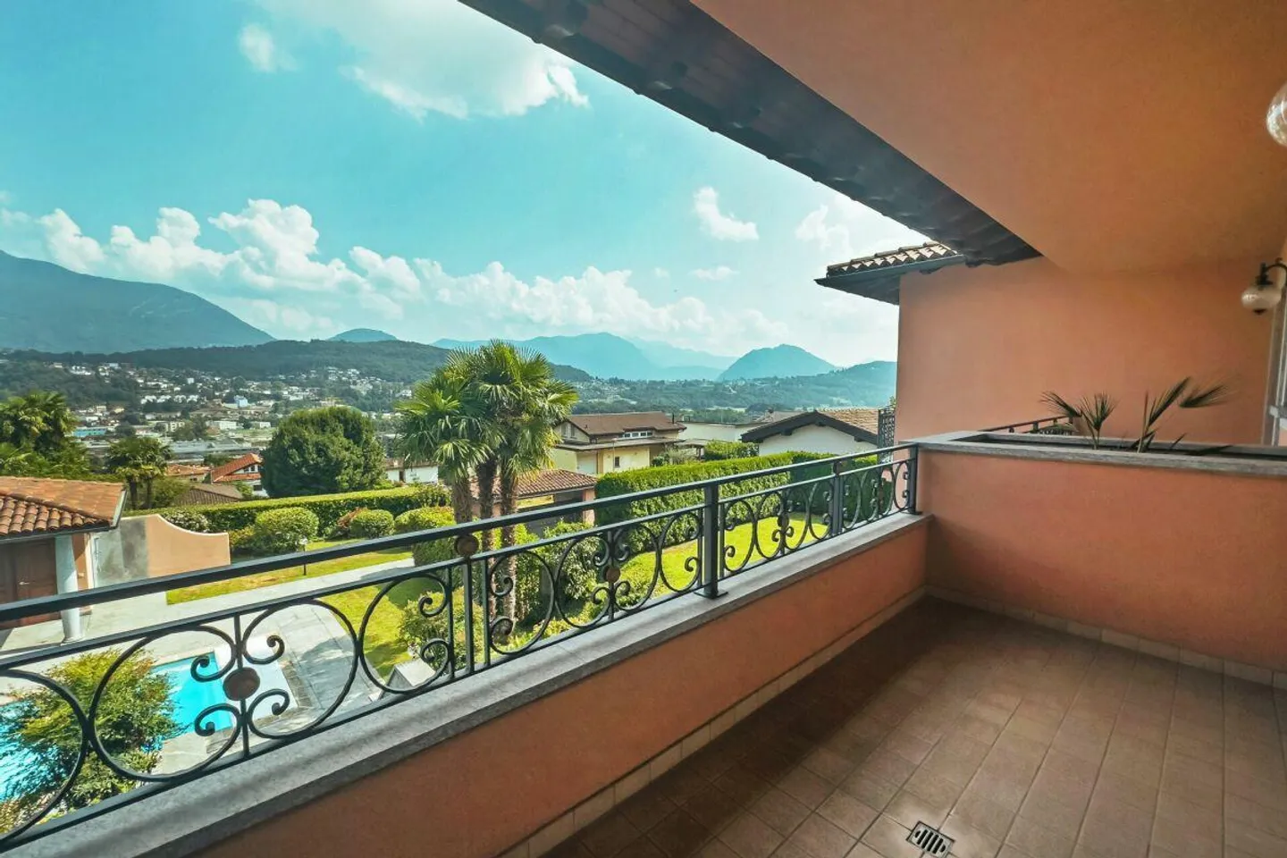 Villa prestigiosa con terreno edificabile - Foto 7 di 8