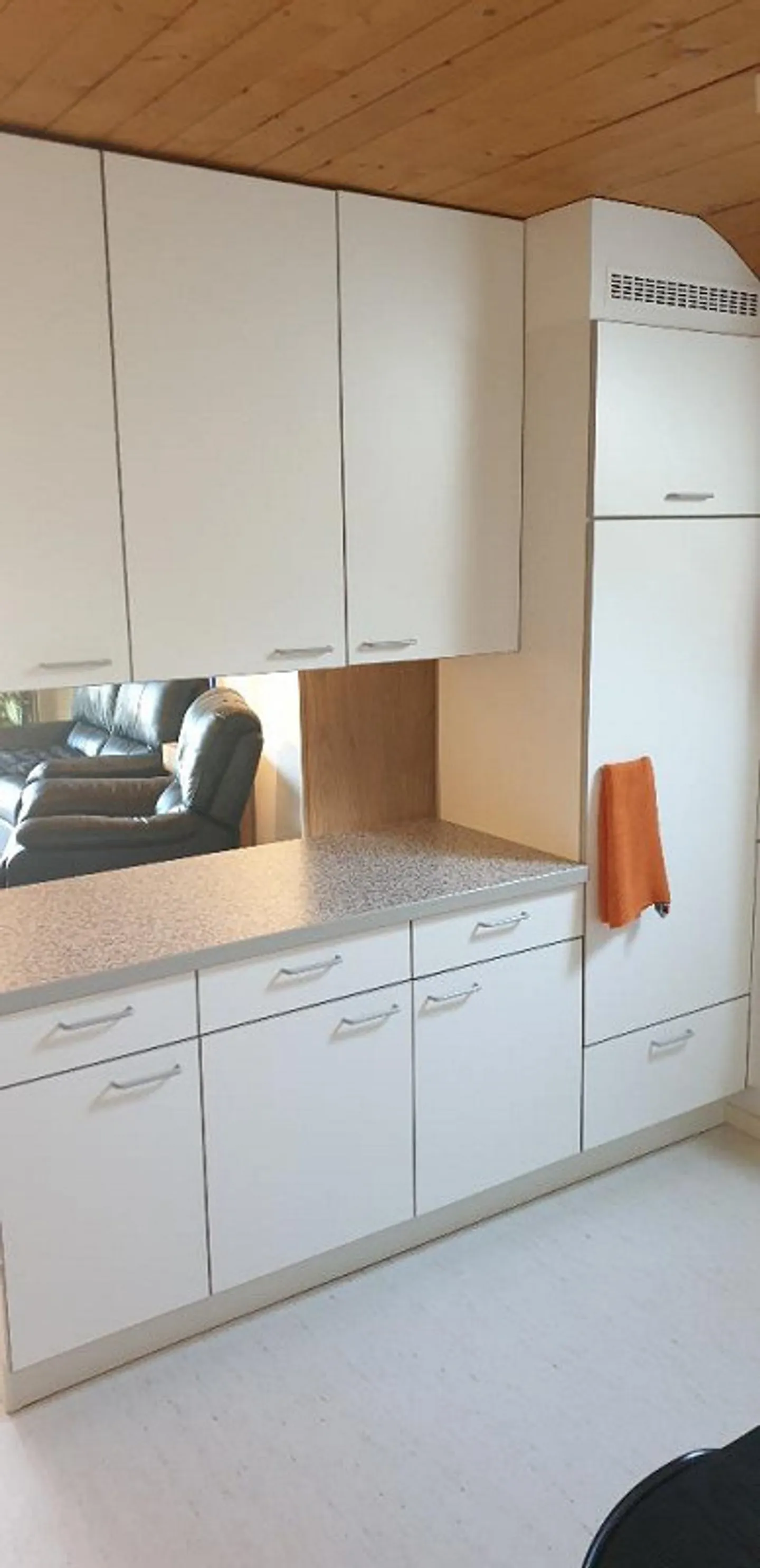 Appartamento mansardato soleggiato di 2 1/2 locali - Foto 2 di 18
