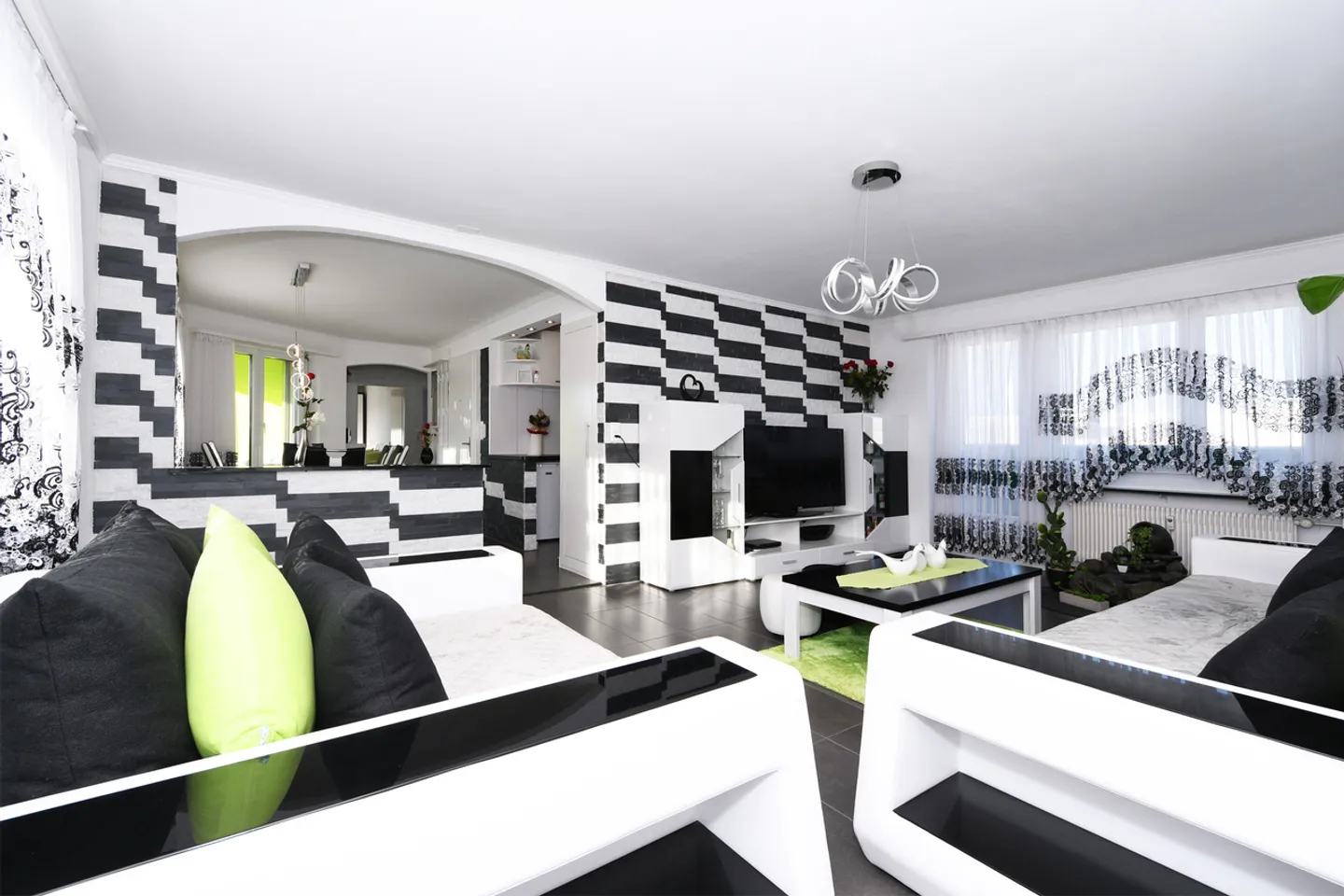 Penthouse moderno con terrazza - Foto 1 di 13