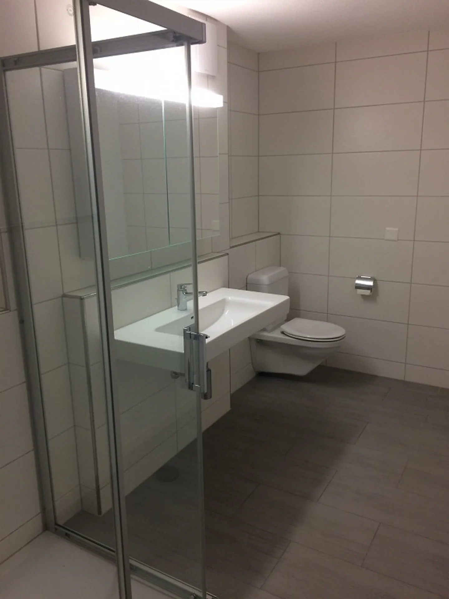 3 1/2 Zimmer-Wohnung im Parterre mit eigener Aussentüre und Garten - Foto 7 von 13