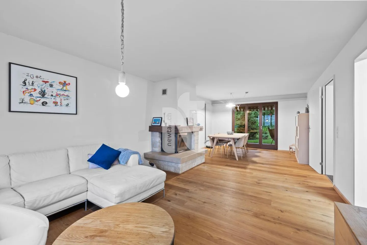 «Sehr schönes Haus mit Weitsicht, Garten, Sitzplatz und grossem Carport» - Foto 6 von 12