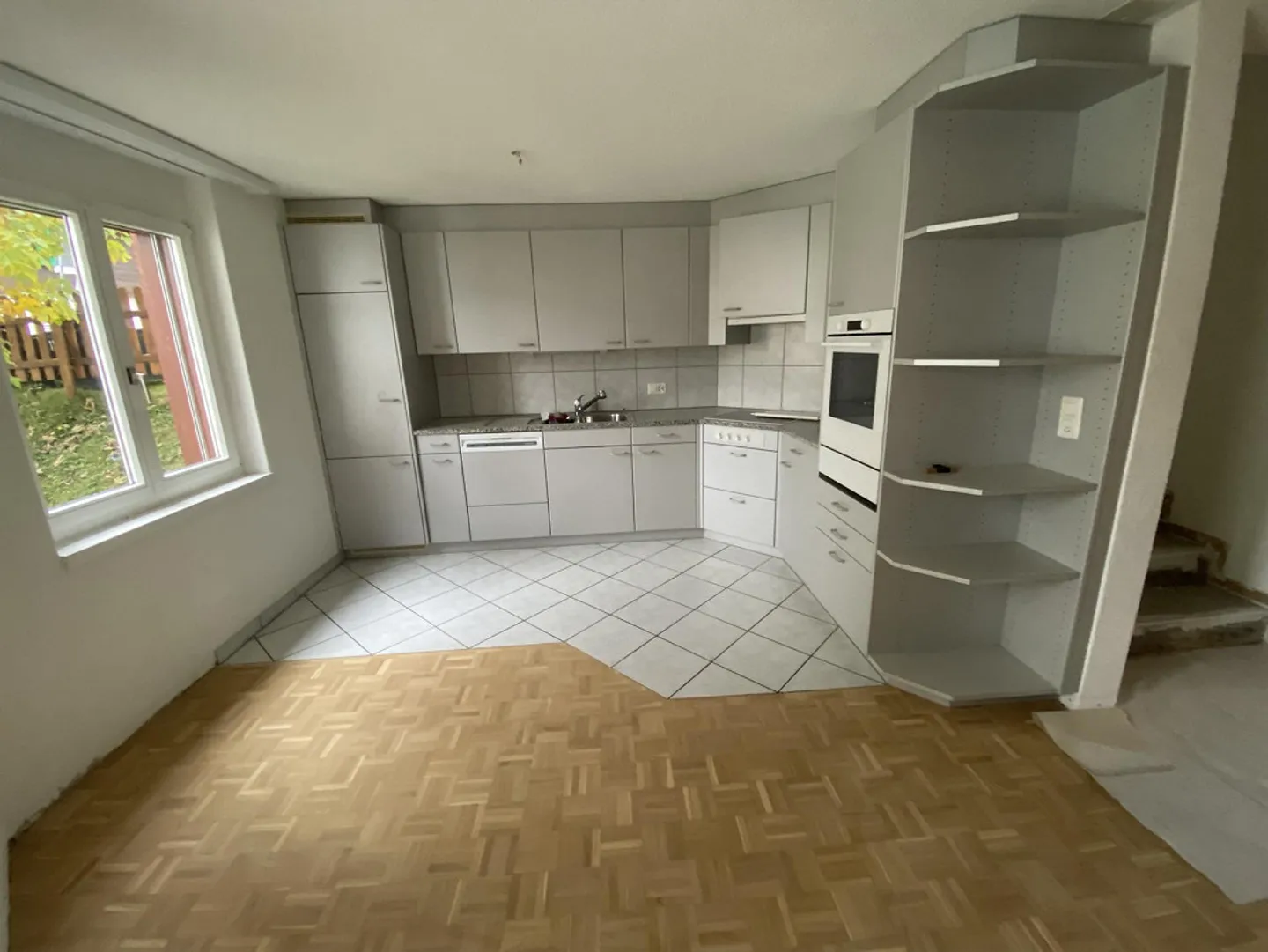 Spacious 4.5 room apartment in a quiet location - Photo 2 of 6