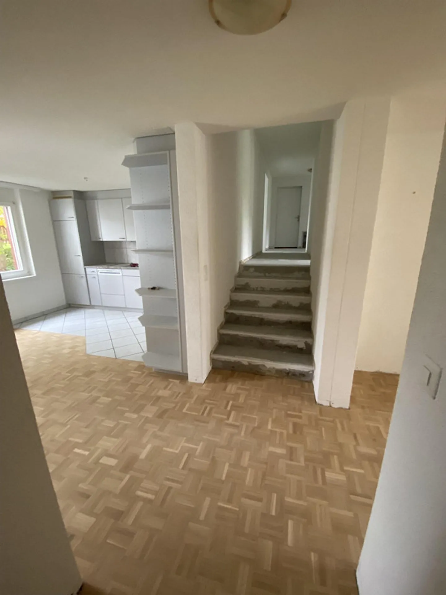 Spacious 4.5 room apartment in a quiet location - Photo 3 of 6