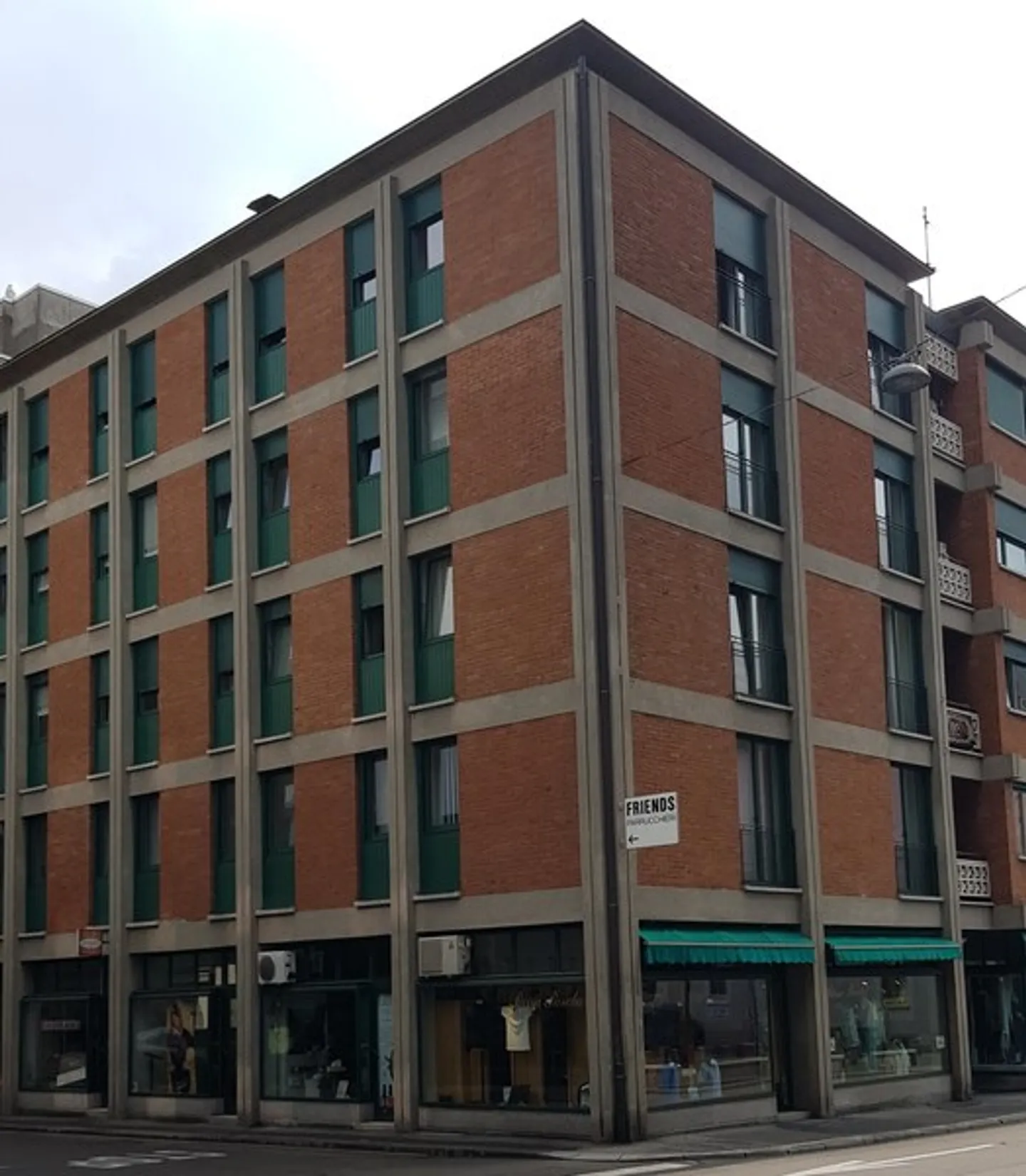 Ufficio con 3,5 stanze in una posizione centrale e frequentata - Foto 1 di 3