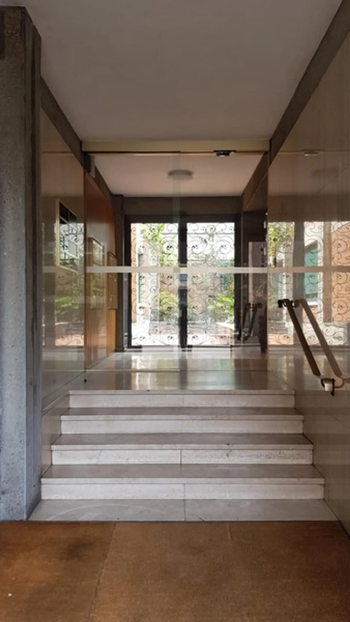 Ufficio con 3,5 stanze in una posizione centrale e frequentata - Foto 2 di 3