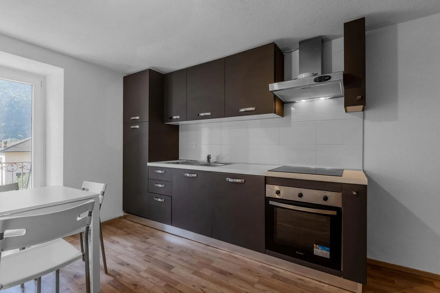 RENTAL 5% - RENEWED STABLE WITH 3 APARTMENTS IN LUMINO - Photo 2 of 7