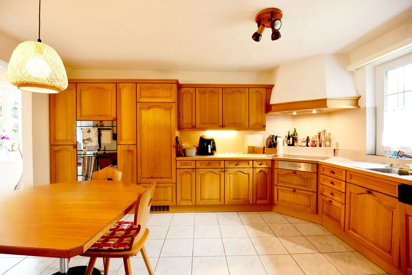 Dreamlike Single-Family Home - Your New Home Awaits You! - Photo 8 of 15
