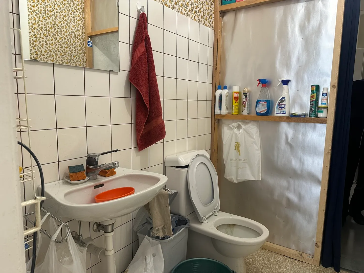 Kleiner Verkaufsraum mit Schaufenster im Herzen von Romont - Foto 4 von 6
